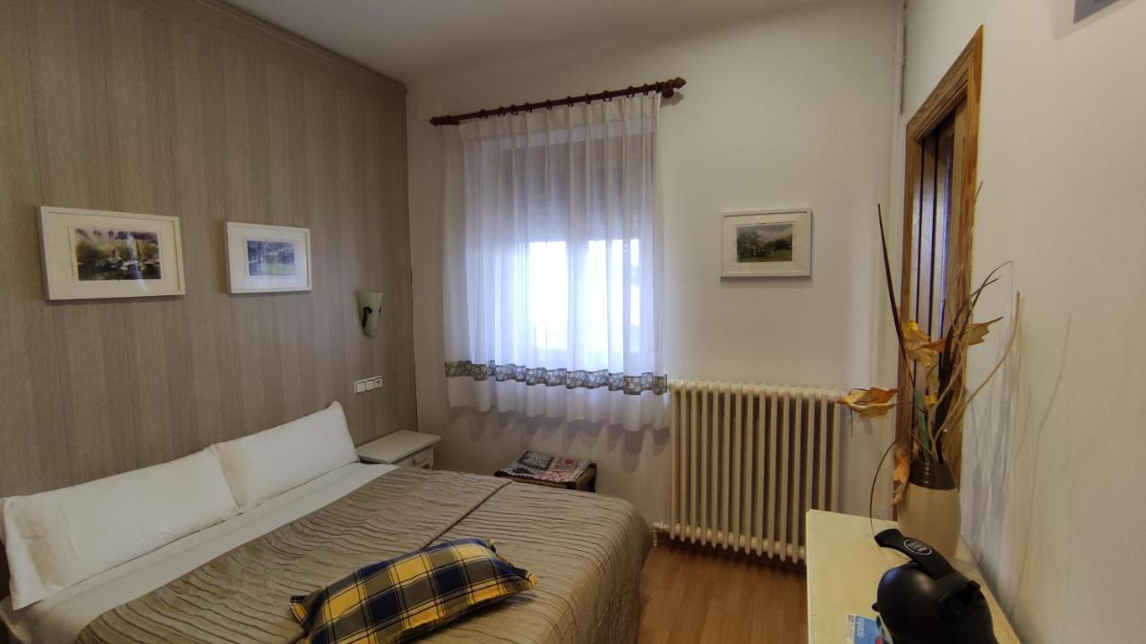Hostal Escartin Sabiñánigo 외부 사진